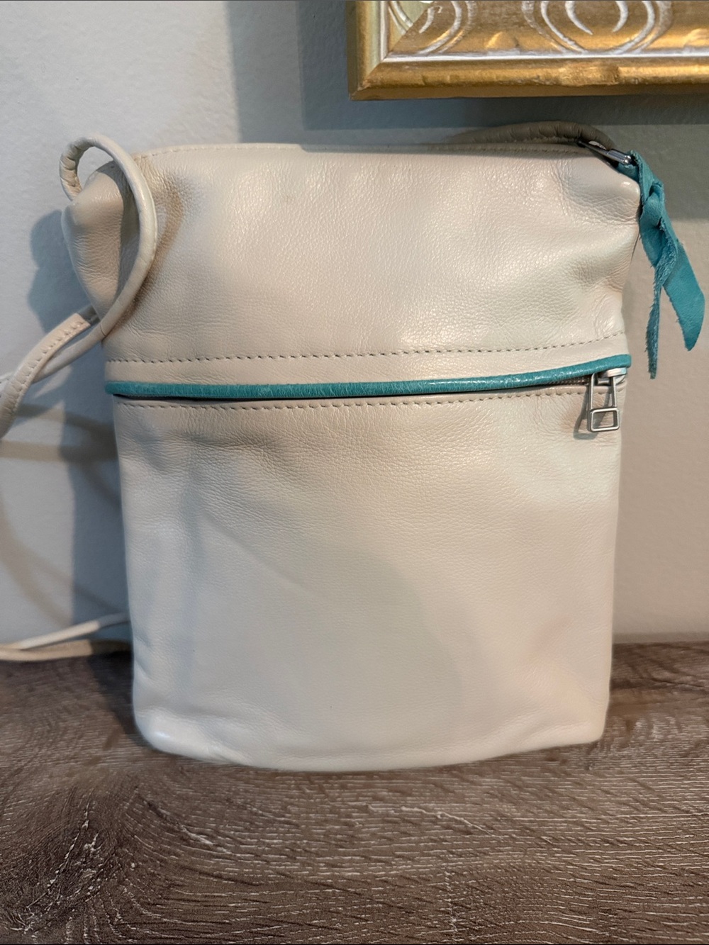 SAS Portrait Collection Ivory & Turquoise Leather Shoulder Crossbody Bag EUC